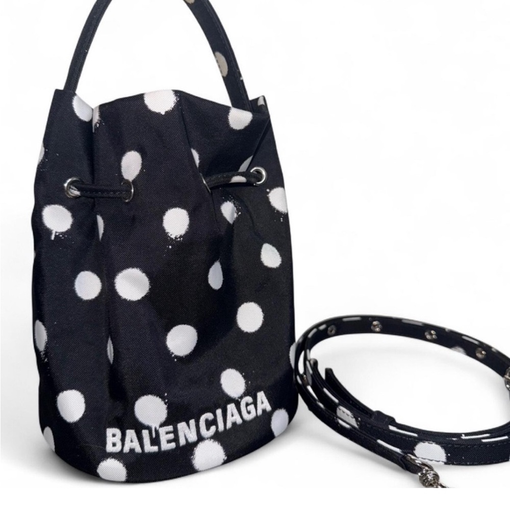 Balenciaga XS drawstring bucket bag w/ strap
